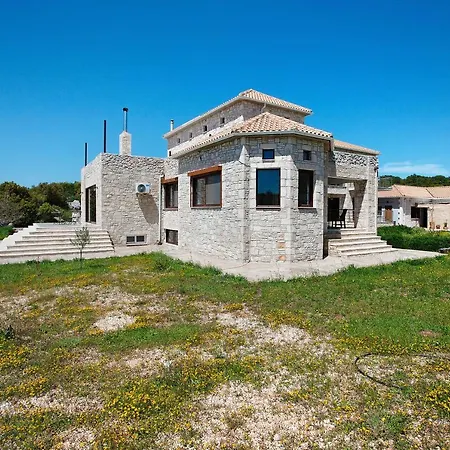 Wild Fig Retreat Sirocco *